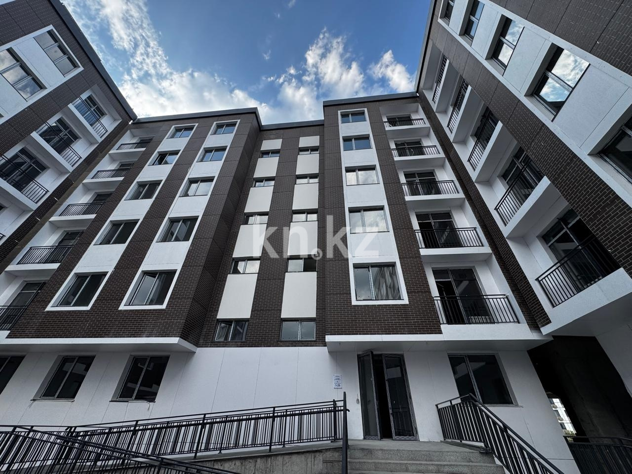 Продажа 1-комнатной квартиры, 47.9 м² в Алматы - фото 2