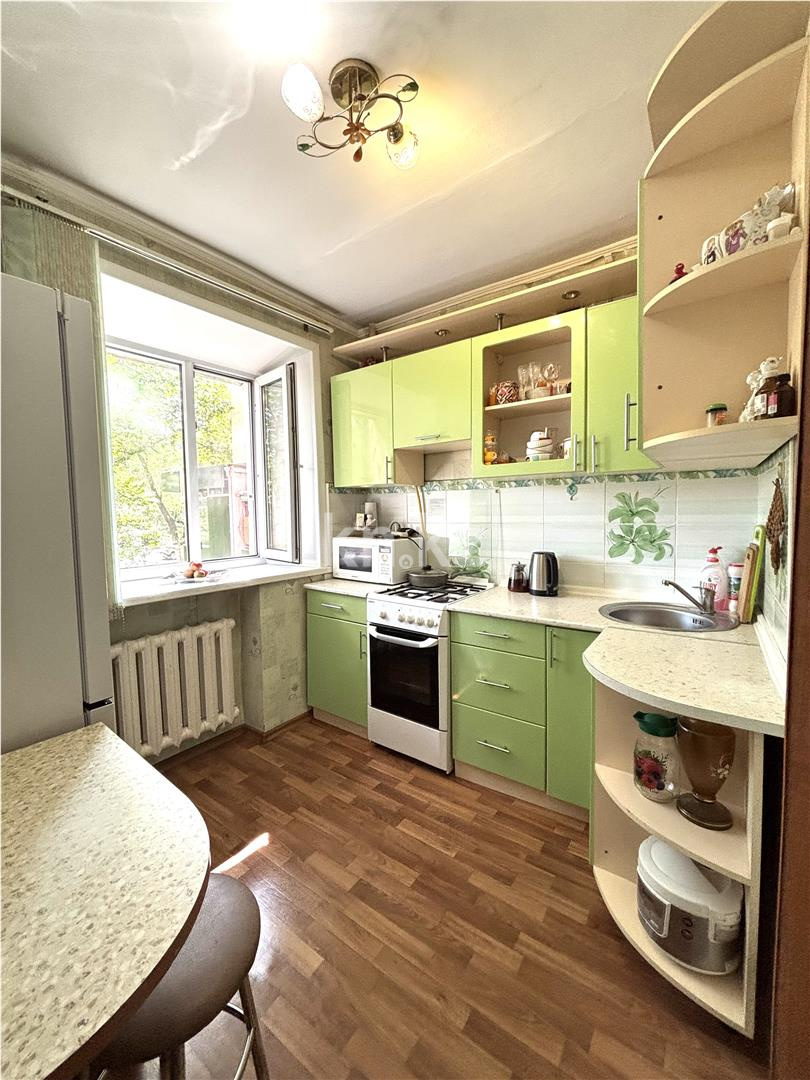 Продажа 1-комнатной квартиры, 30 м², ул. Аманжолова, дом  21 - Продажа квартир в Караганде фото 1 из 10