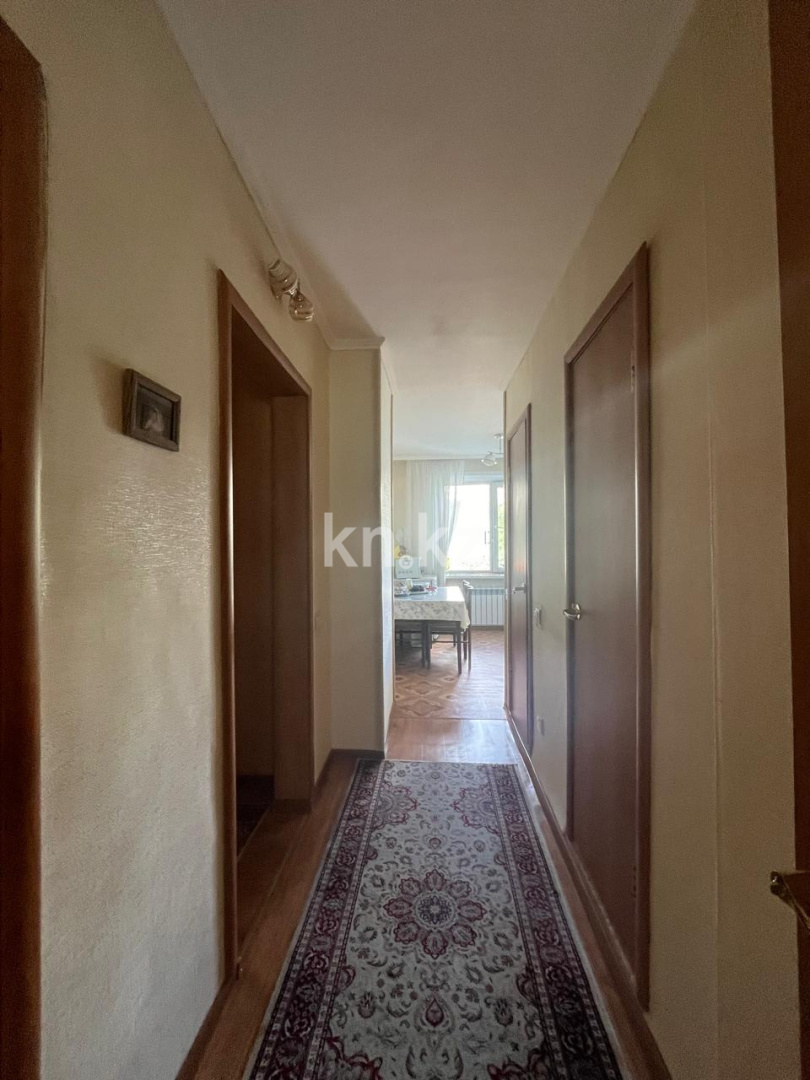 Продажа 3-комнатной квартиры, 65 м², пр. Республики, дом  30/2 в Караганде - фото 4