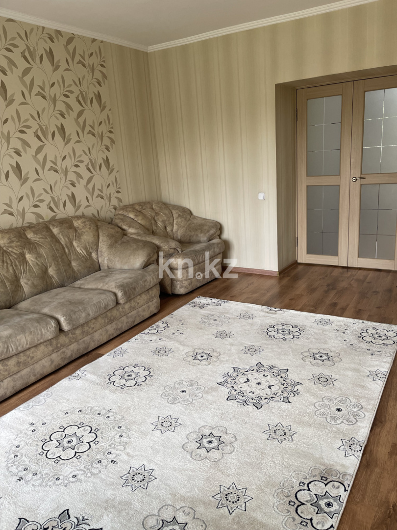 Аренда 3-комнатной квартиры посуточно, 60 м², ул. Крылова, дом  66 - Аренда квартир посуточно в Караганде без посредников с фото фото 1 из 9