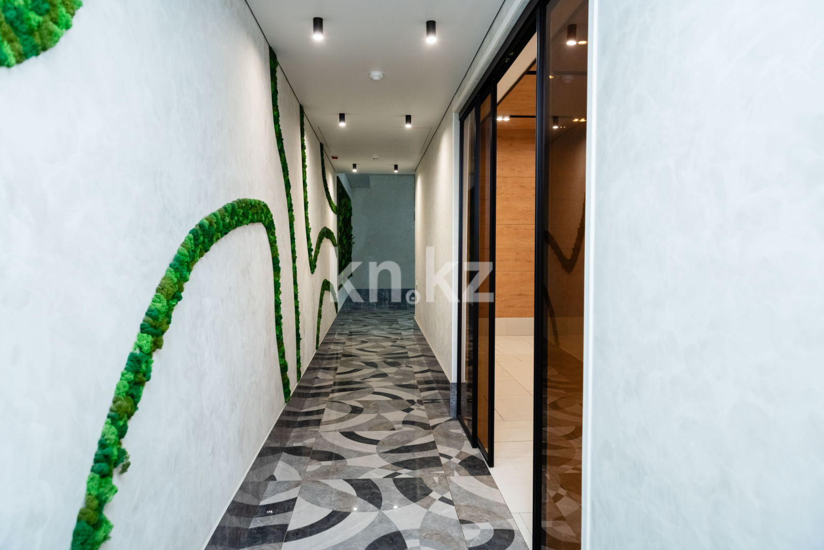 Продажа , 300 м², ул. Муканова, дом  53 - Продажа офисных и торговых помещений в Караганде фото 14 из 34