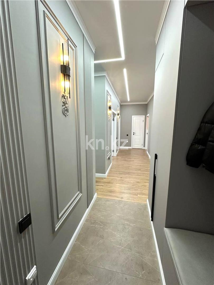 Продажа 3-комнатной квартиры, 97 м², ул. Муканова в Караганде - фото 13