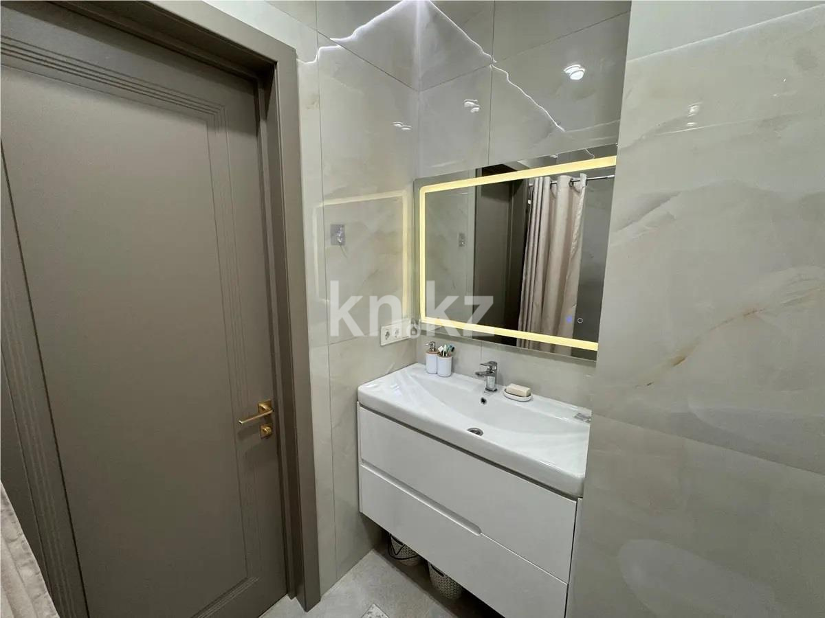 Продажа 3-комнатной квартиры, 97 м², ул. Букетова, дом  3/2 в Караганде - фото 10