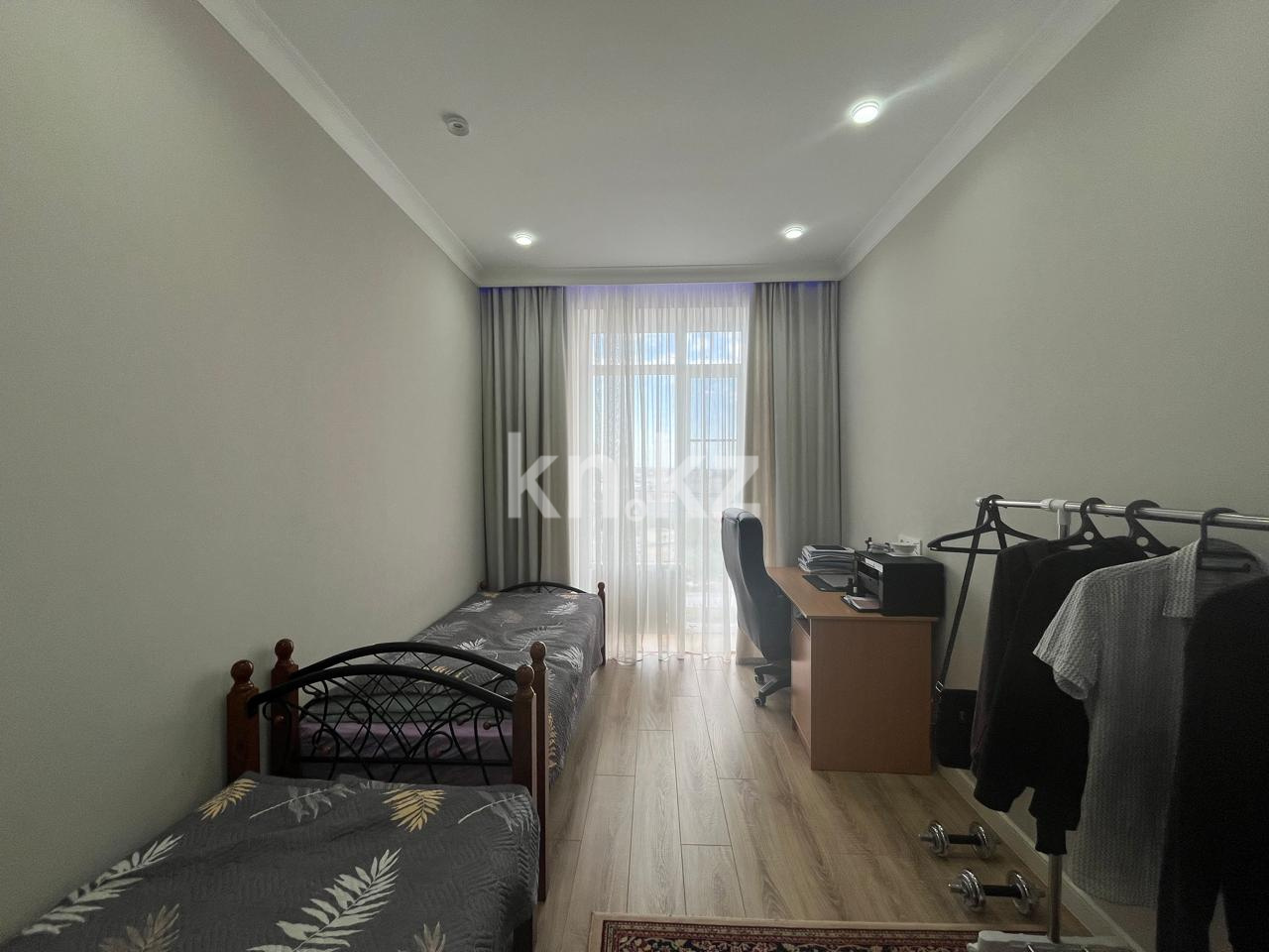 Продажа 3-комнатной квартиры, 97 м², мкр-н Степной-4, дом  23/2 в Караганде - фото 4