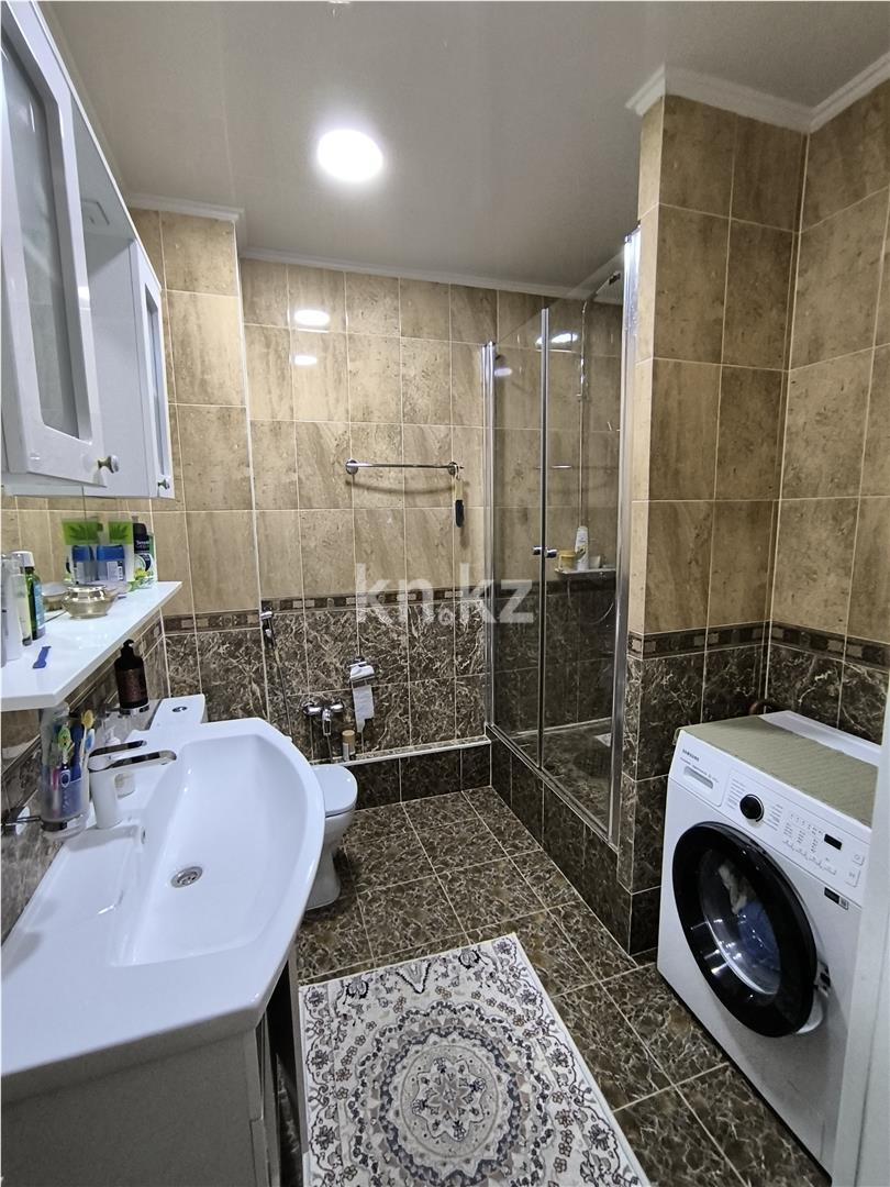 Продажа 3-комнатной квартиры, 106 м², пр. Шахтеров в Караганде - фото 12