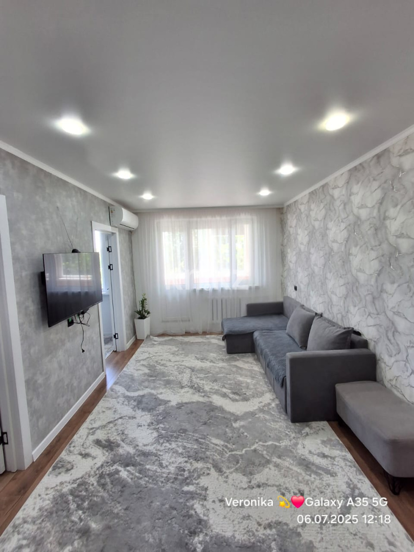 Продажа 4-комнатной квартиры, 65 м², пр. Абая - Продажа квартир в Казахстане фото 1 из 18