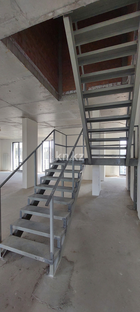 Продажа 5-комнатной квартиры, 270 м² - Продажа пятикомнатных и более квартир в кирпичном доме в Астане фото 14 из 18