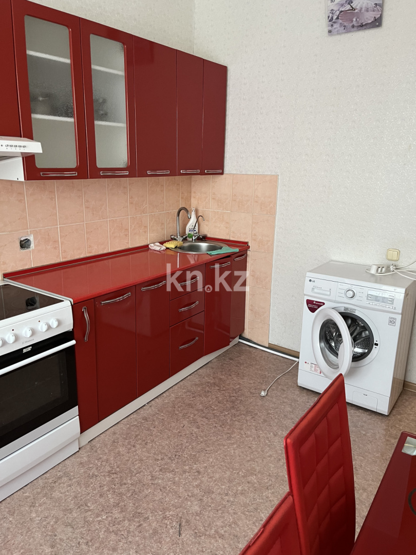 Аренда 2-комнатной квартиры, 60 м², пр. Шахтеров, дом  74 - Аренда  двухкомнатных квартир помесячно в Караганде без посредников фото 7 из 8