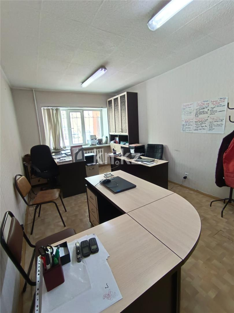 Продажа 3-комнатной квартиры, 62 м², ул. Ермекова, дом  60 в Караганде - фото 9