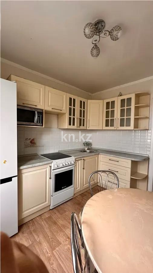 Продажа 3-комнатной квартиры, 63 м², мкр-н Голубые Пруды, дом  15 в Караганде - фото 4