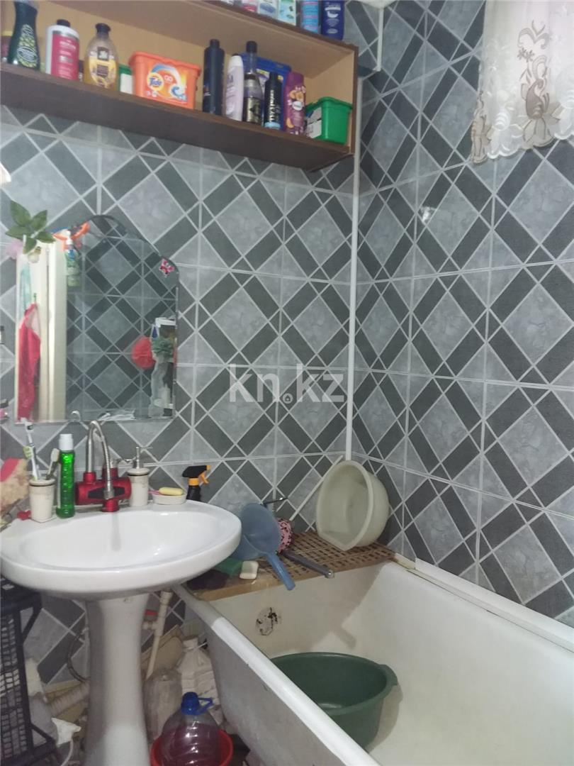 Продажа 3-комнатной квартиры, 62 м², мкр-н 23 - Продажа квартир в Караганде фото 10 из 16