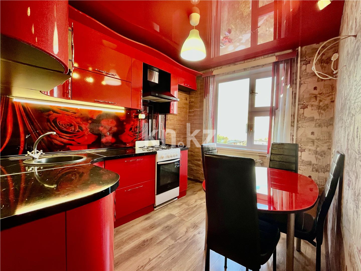 Продажа 3-комнатной квартиры, 65 м², пр. Металлургов - Продажа  трехкомнатных квартир в Темиртау фото 1 из 13