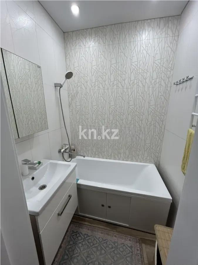 Продажа 2-комнатной квартиры, 65 м², пр. Шахтеров в Караганде - фото 5