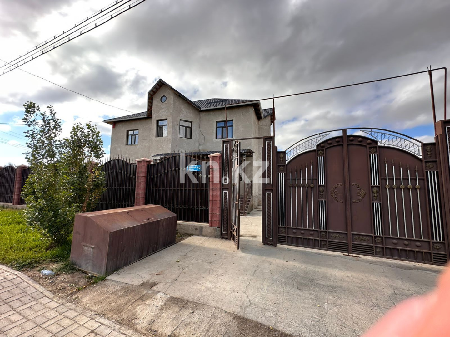Продажа 8-комнатного дома, 400 м², Сапарбай болыс, дом  12 - Продажа домов, коттеджей в Шымкенте фото 1 из 17