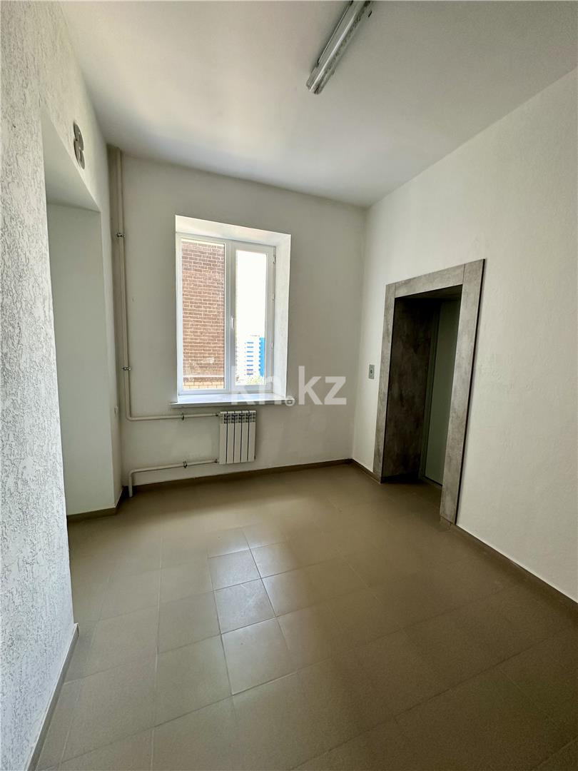 Продажа 3-комнатной квартиры, 97 м², пр. Шахтеров, дом  68 - Продажа  трехкомнатных квартир в Караганде фото 30 из 37