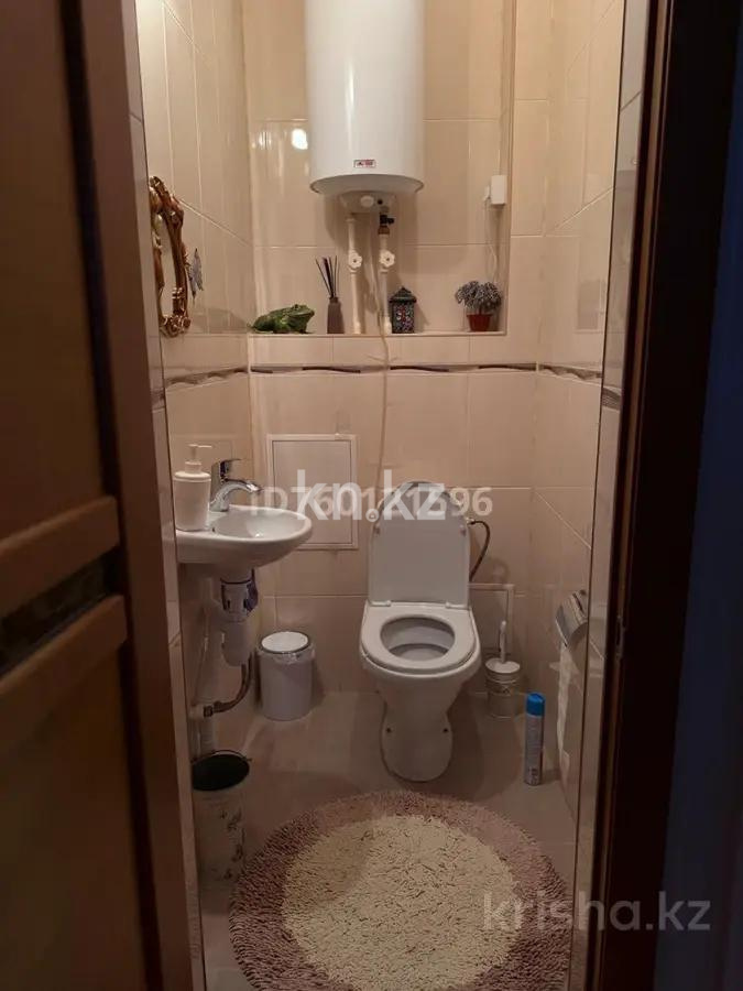 Продажа 3-комнатной квартиры, 135 м², ул. Аманжолова - Продажа квартир в Караганде фото 2 из 8