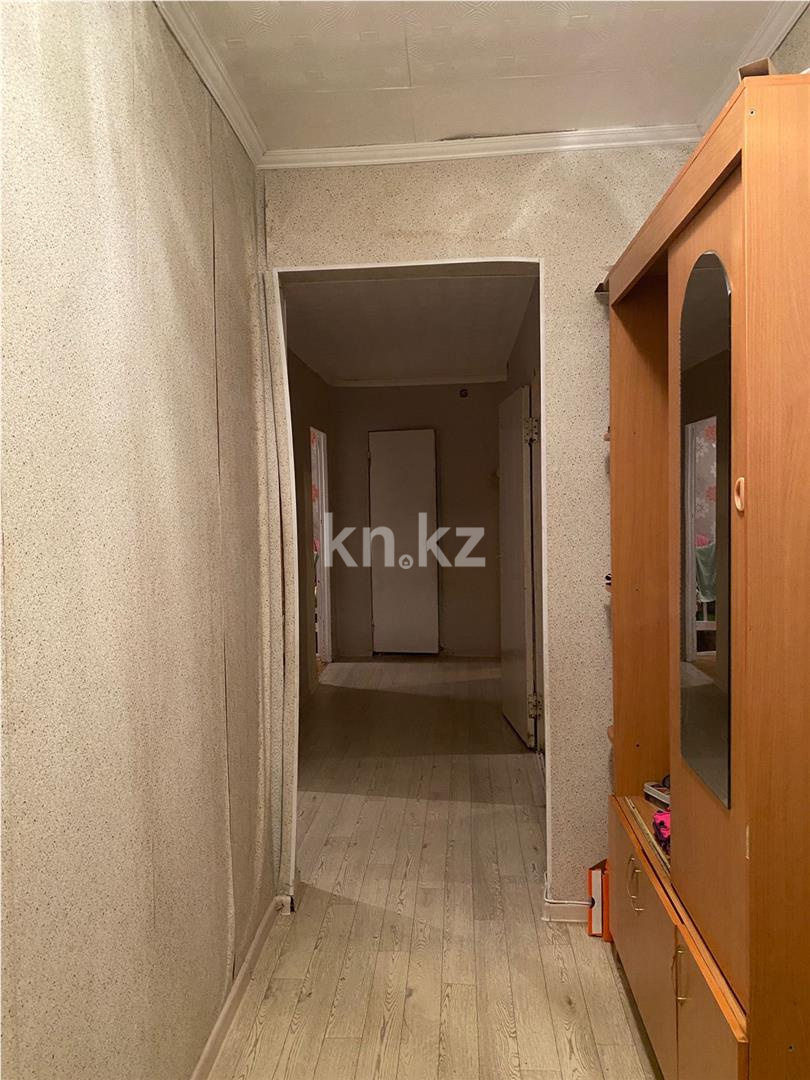 Продажа 3-комнатной квартиры, 62 м², мкр-н Восток-3, дом  18 в Караганде - фото 12