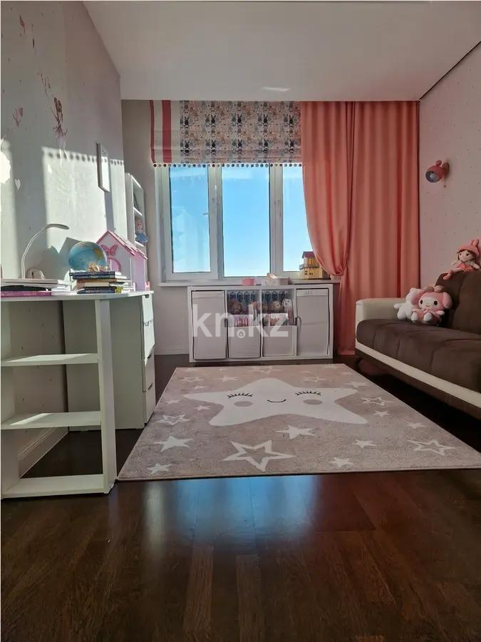Продажа 4-комнатной квартиры, 130 м², пр. Кабанбай батыра, дом  11 - Продажа квартир в новостройках Астаны фото 1 из 9