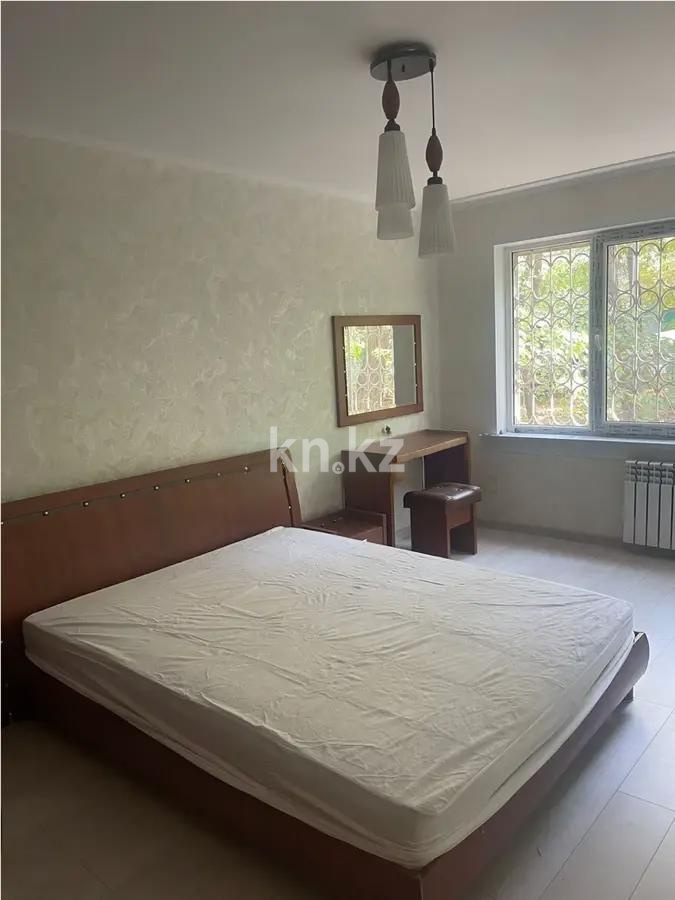 Продажа 3-комнатной квартиры, 62 м², ул. Жандосова, дом  69/1 в Алматы - фото 2