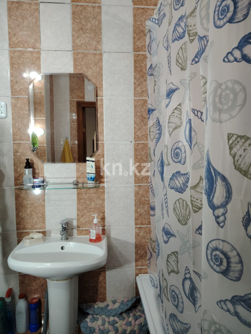 Продажа 3-комнатной квартиры, 64 м², мкр-н Гульдер-1, дом  1 - Продажа квартир в Караганде фото 6 из 8