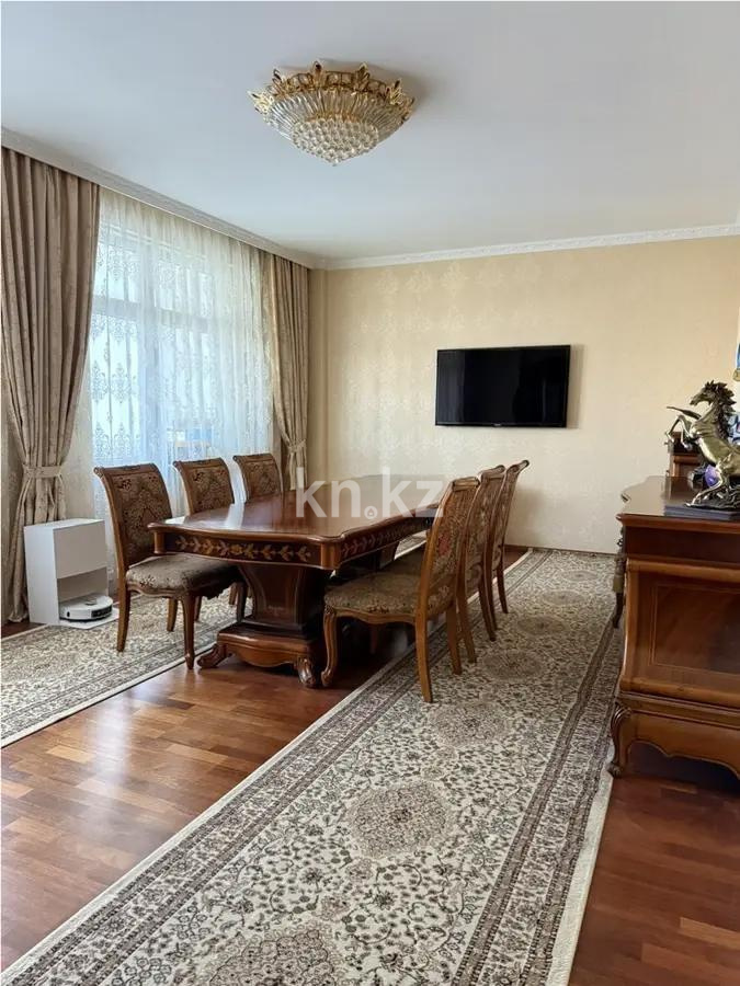 Продажа 5-комнатной квартиры, 200 м² - Продажа пятикомнатных и более квартир в Астане фото 1 из 8