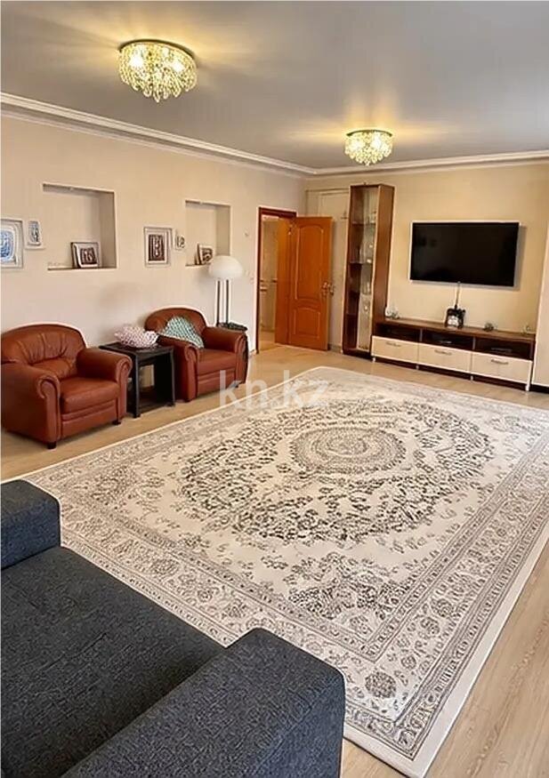 Продажа 5-комнатной квартиры, 163 м² в Караганде