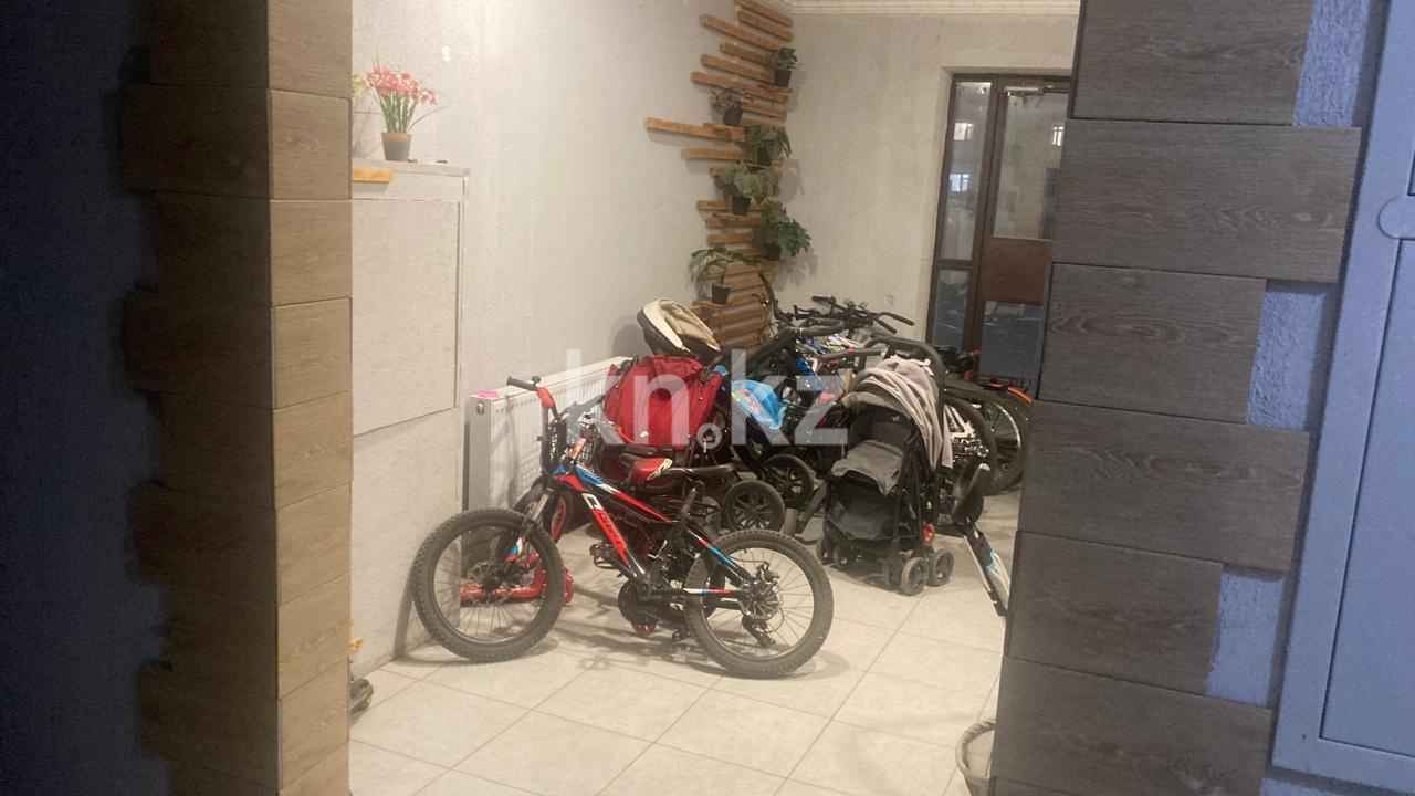 Продажа 3-комнатной квартиры, 84 м², ул. Сатыбалдина - Продажа  трехкомнатных квартир в Караганде фото 19 из 26