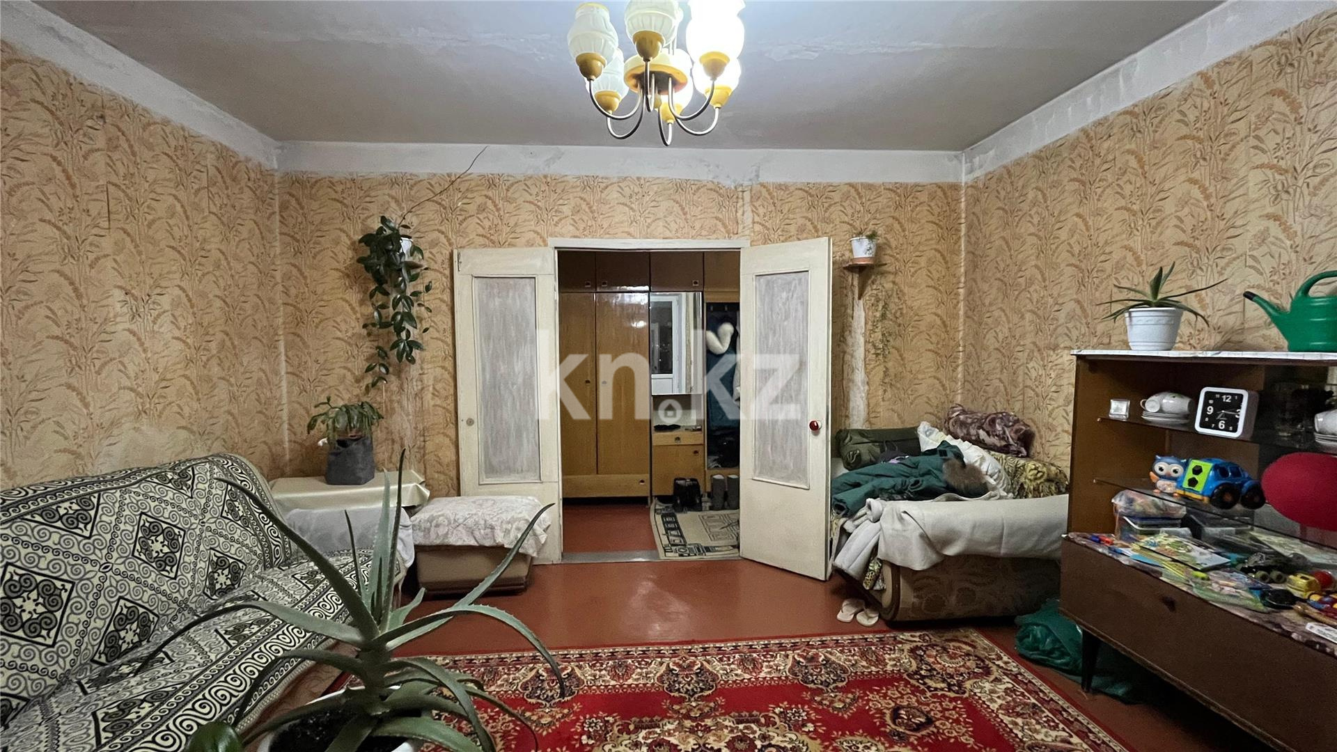 Продажа 4-комнатной квартиры, 77 м², мкр-н 19 в Караганде - фото 2