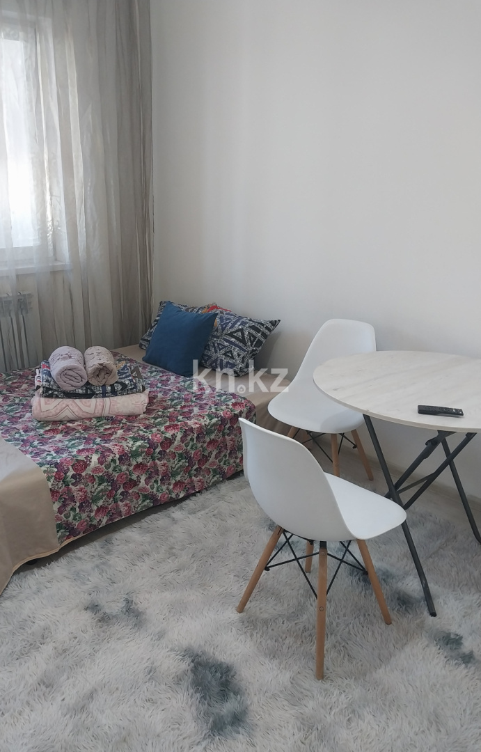 Аренда 1-комнатной квартиры посуточно, 30 м², ул. Садвакасова, дом  35 - пр. Абая - Аренда  однокомнатных квартир посуточно в Алматы с фото фото 1 из 13