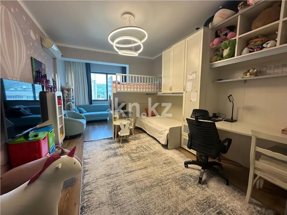 Продажа 4-комнатной квартиры, 145 м², мкр-н Самал-3, дом  15 в Алматы - фото 3