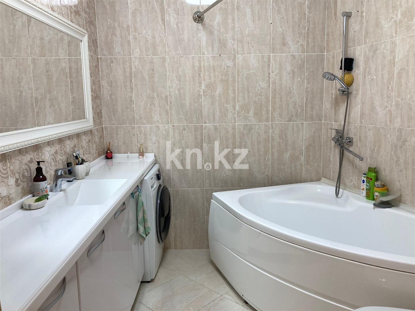 Продажа 3-комнатной квартиры, 105 м², мкр-н Степной-2 в Караганде - фото 14