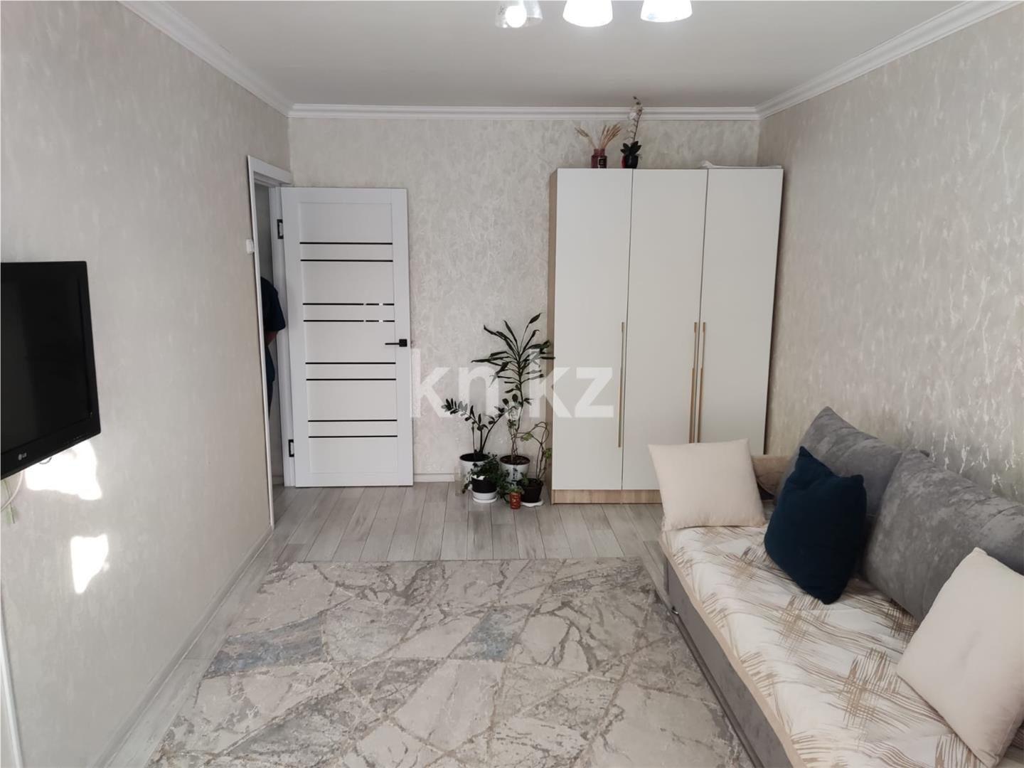 Продажа 1-комнатной квартиры, 30 м², ул. Карбышева - Продажа квартир в Караганде фото 1 из 8