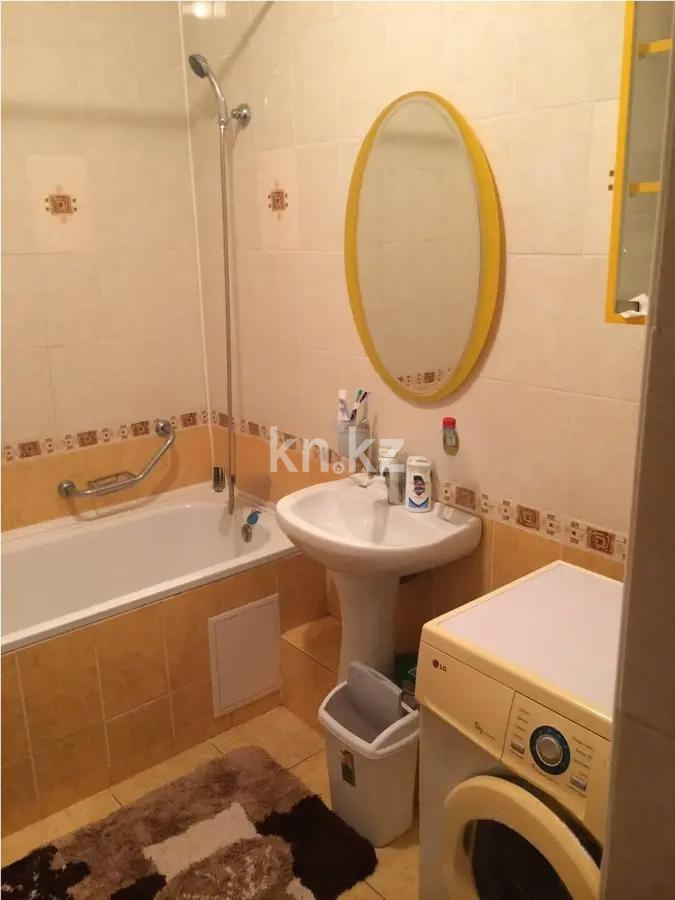 Продажа 2-комнатной квартиры, 54 м², ул. Абая, дом  61/2 в Караганде - фото 4