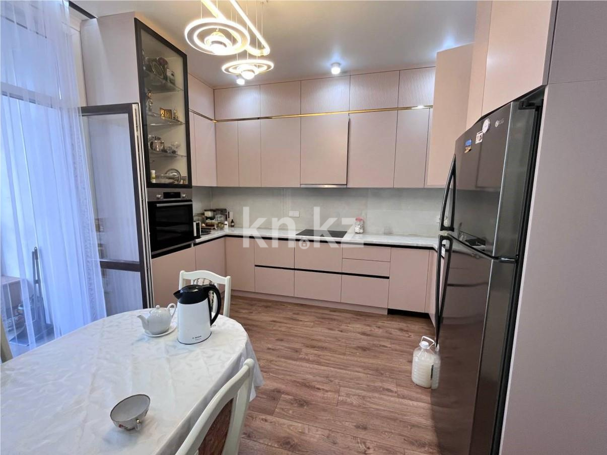 Продажа 4-комнатной квартиры, 131 м², ул. Ашимова в Караганде - фото 15