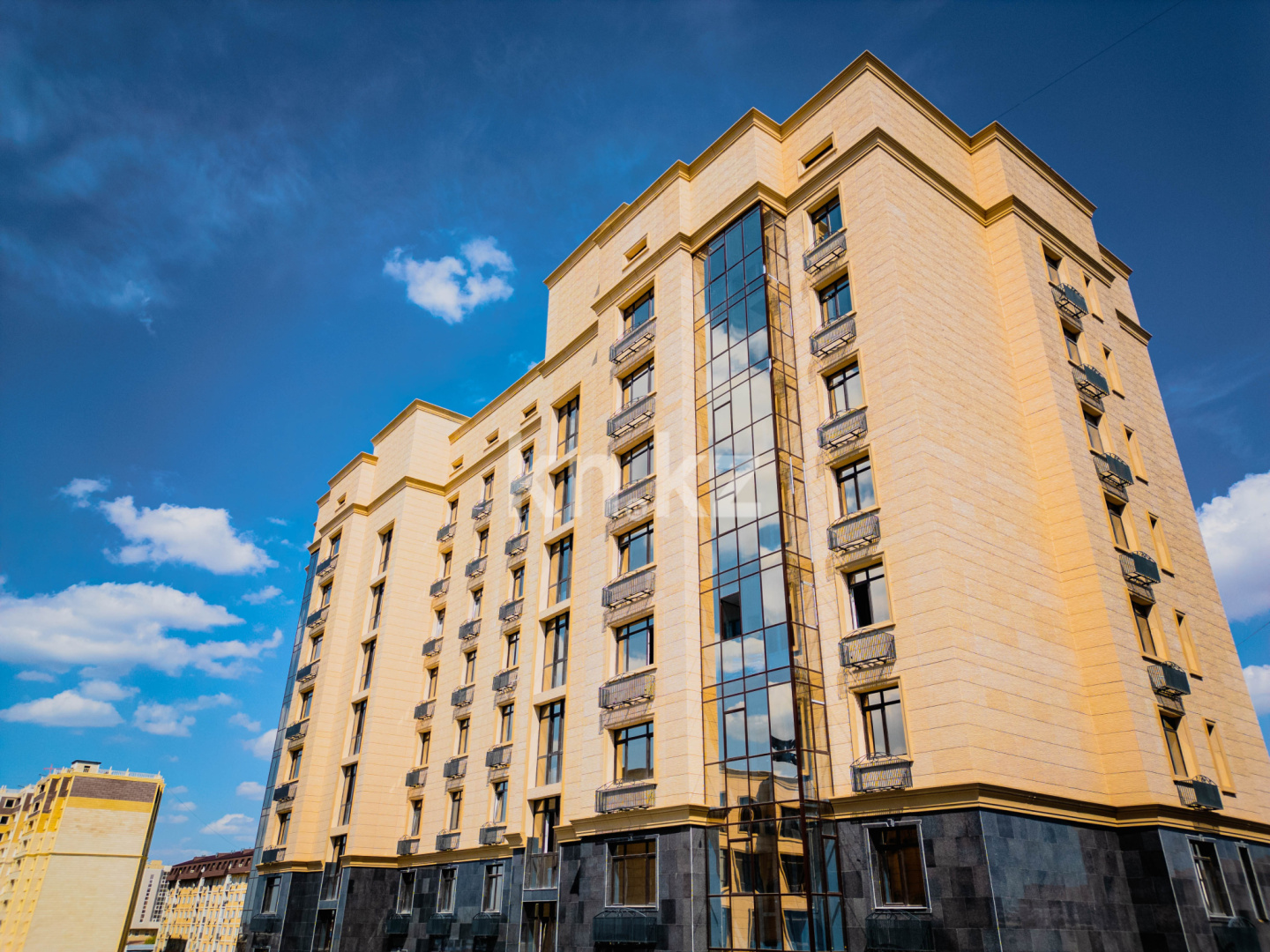 Продажа 4-комнатной квартиры, 180 м², пр. Елорда, дом  19/1 - Продажа  четырехкомнатных квартир в Атырау фото 1 из 10