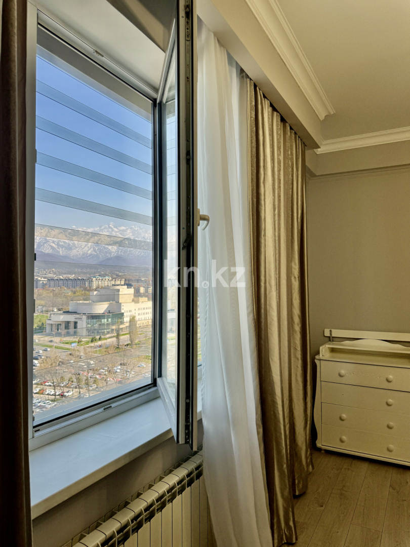 Аренда 3-комнатной квартиры, 130 м² в Алматы