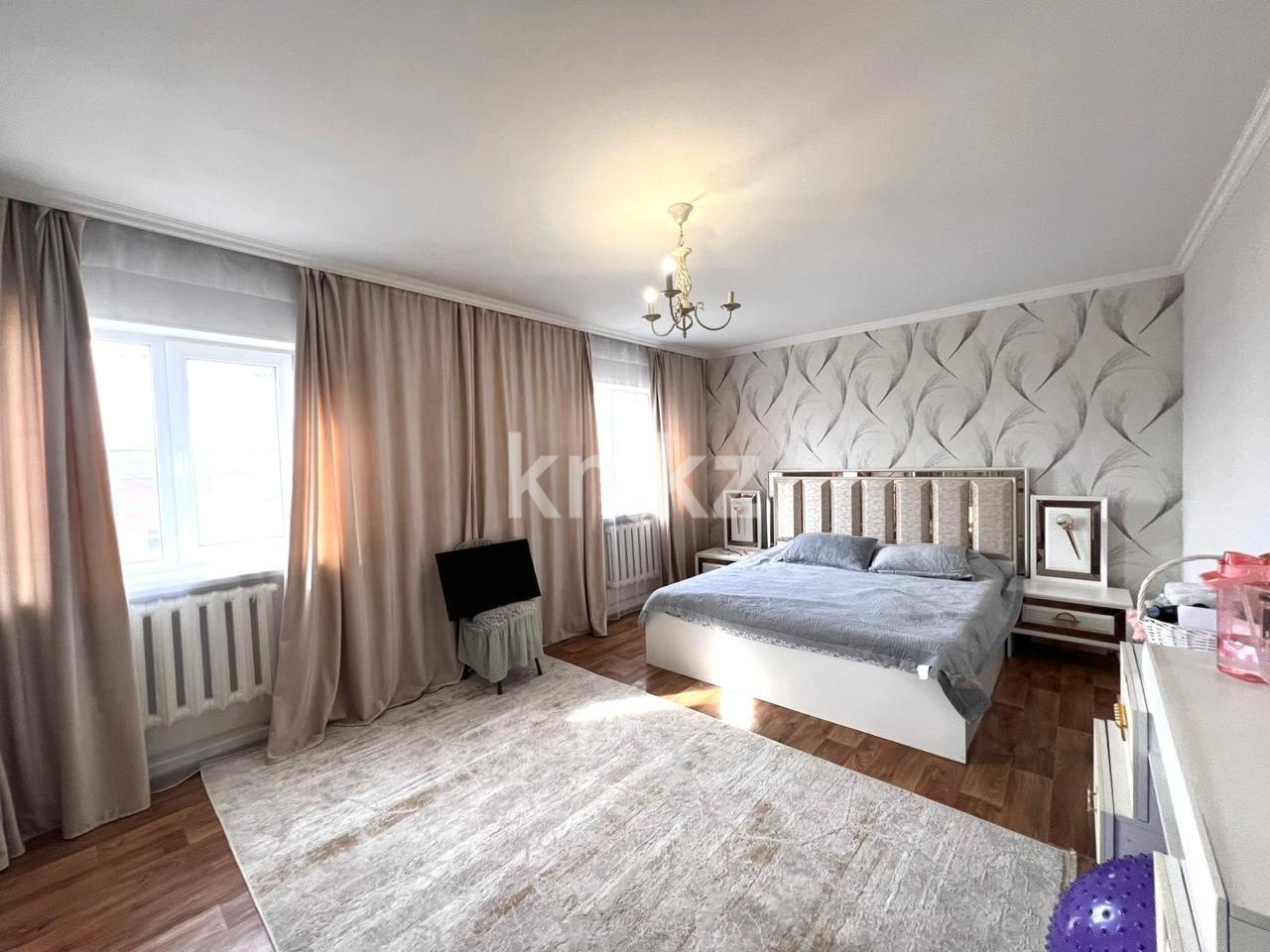 Продажа 9-комнатного дома, 298.5 м², Косшы, ул.Едил - Продажа квартир в Акмолинской области фото 10 из 36