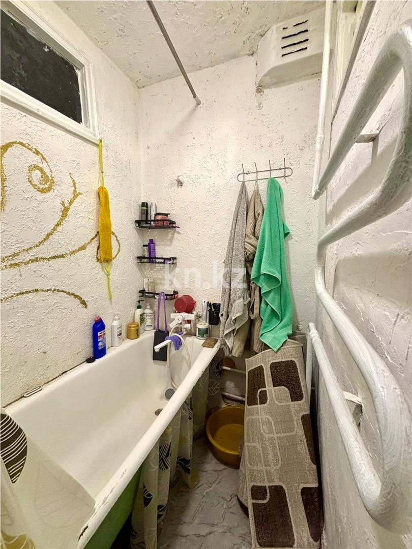 Продажа 3-комнатной квартиры, 58 м², пр. Бухар-жырау - Продажа  трехкомнатных квартир в Караганде с фото фото 9 из 11