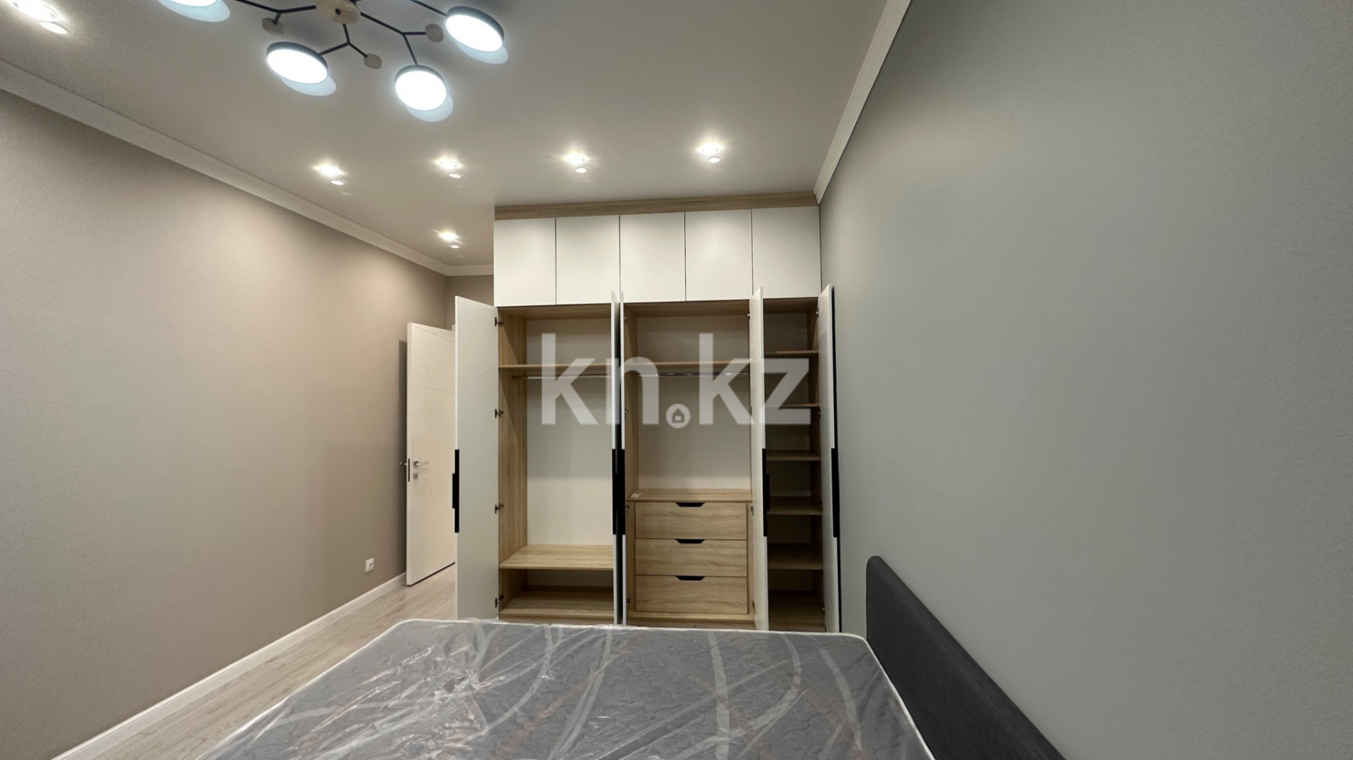 Аренда 2-комнатной квартиры, 73.5 м², ул. Радостовца, дом  333а - ул. Ескараева - Аренда квартир помесячно в Алматы с фото фото 2 из 15