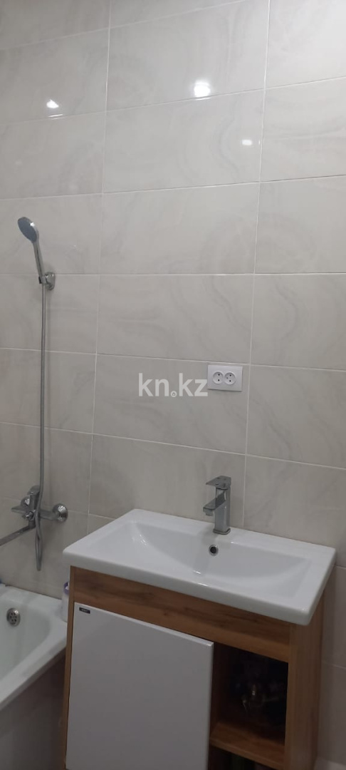 Продажа 3-комнатной квартиры, 81 м², ул. Муканова, дом  43/21 в Караганде - фото 14