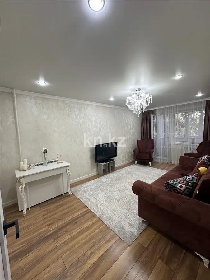 Продажа 3-комнатной квартиры, 62 м², 1 кв-л, дом  8 - Продажа  трехкомнатных квартир в Караганде фото 1 из 6