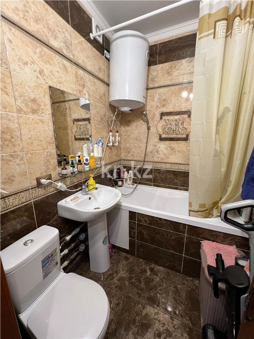 Продажа 2-комнатной квартиры, 42 м², ул. Ерубаева, дом  27 в Караганде - фото 7