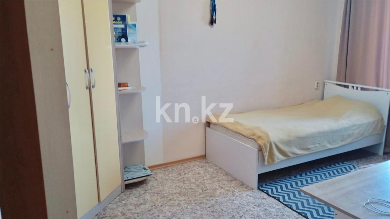 Продажа 3-комнатной квартиры, 63 м², мкр-н Голубые Пруды, дом  12 в Караганде - фото 7