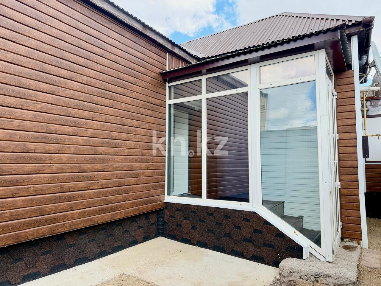 Продажа 2-комнатного дома, 52 м² - Продажа домов, коттеджей в Казахстане - страница 3 фото 1 из 15