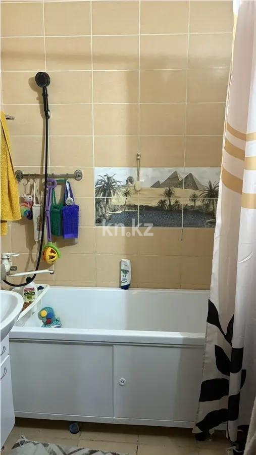 Продажа 2-комнатной квартиры, 52 м², ул. Кемеровская, дом  32 в Караганде - фото 3