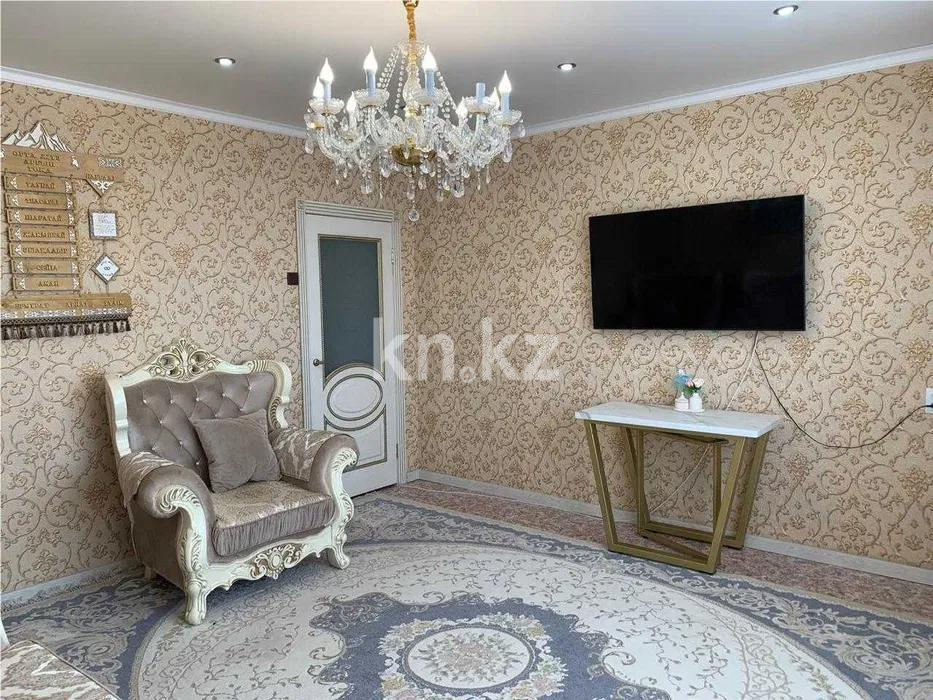 Продажа 4-комнатной квартиры, 85 м², ул. 40-летия Победы, дом  80а - Продажа и аренда недвижимости в Шахтинске фото 1 из 10