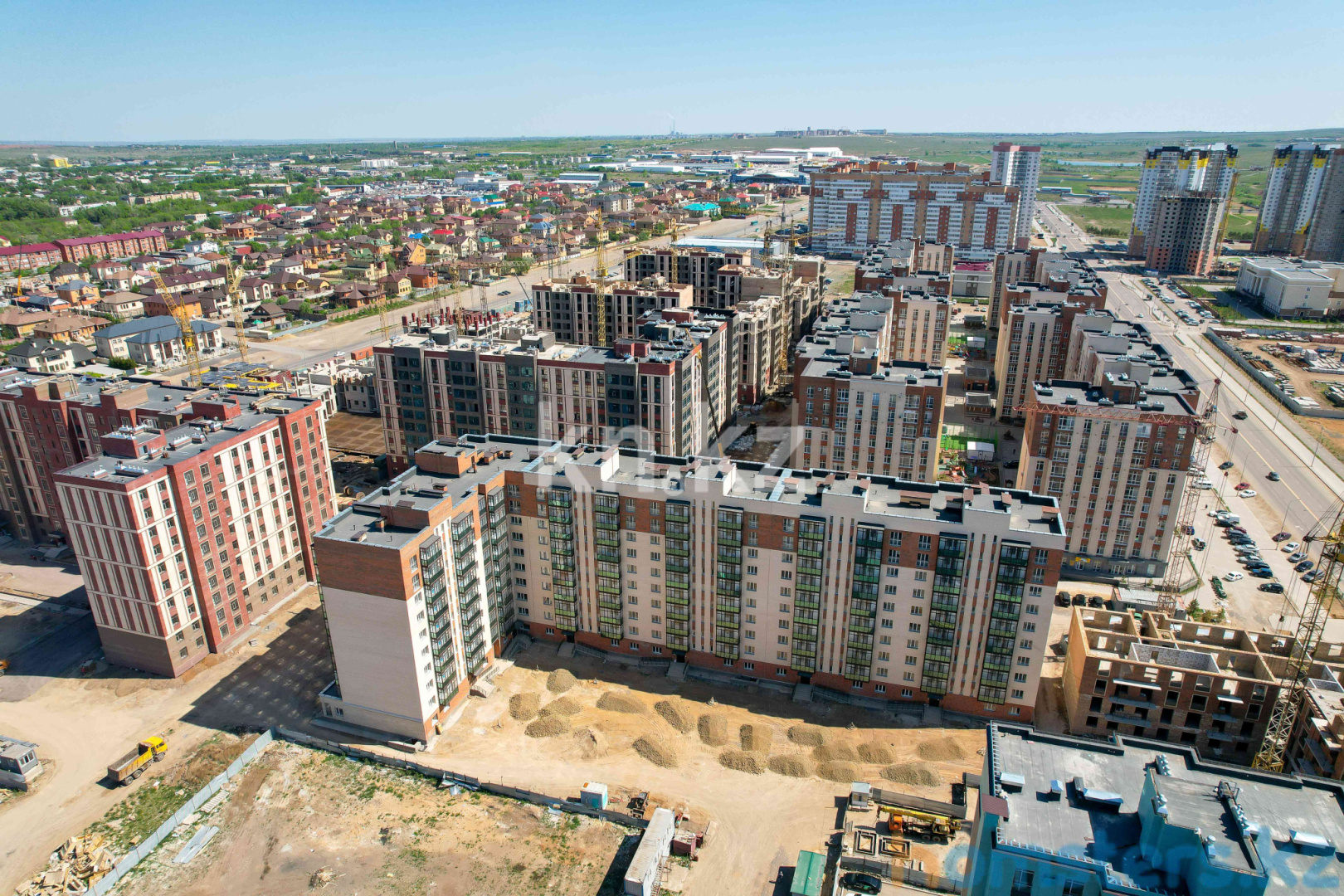 Продажа 3-комнатной квартиры, 93 м², ул. Букетова, дом  60а - Продажа  трехкомнатных квартир в Караганде без посредников с фото фото 1 из 15