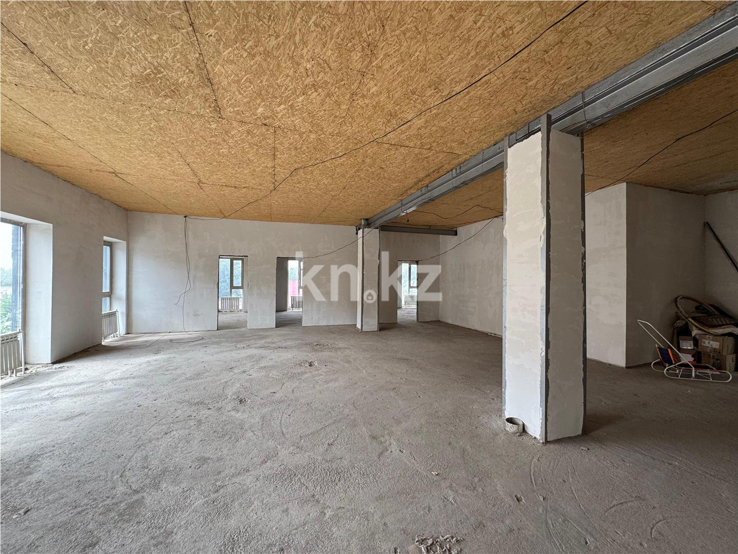 Продажа 4-комнатной квартиры, 164 м², ул. Сарсекова, дом  49 - Продажа  четырехкомнатных квартир в Караганде фото 2 из 16