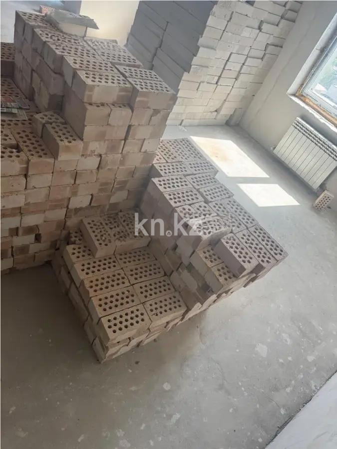 Продажа 2-комнатной квартиры, 82 м², пр. Строителей, дом  28/3 блок Б - Продажа  двухкомнатных квартир в новостройках Караганды без посредников фото 1 из 3