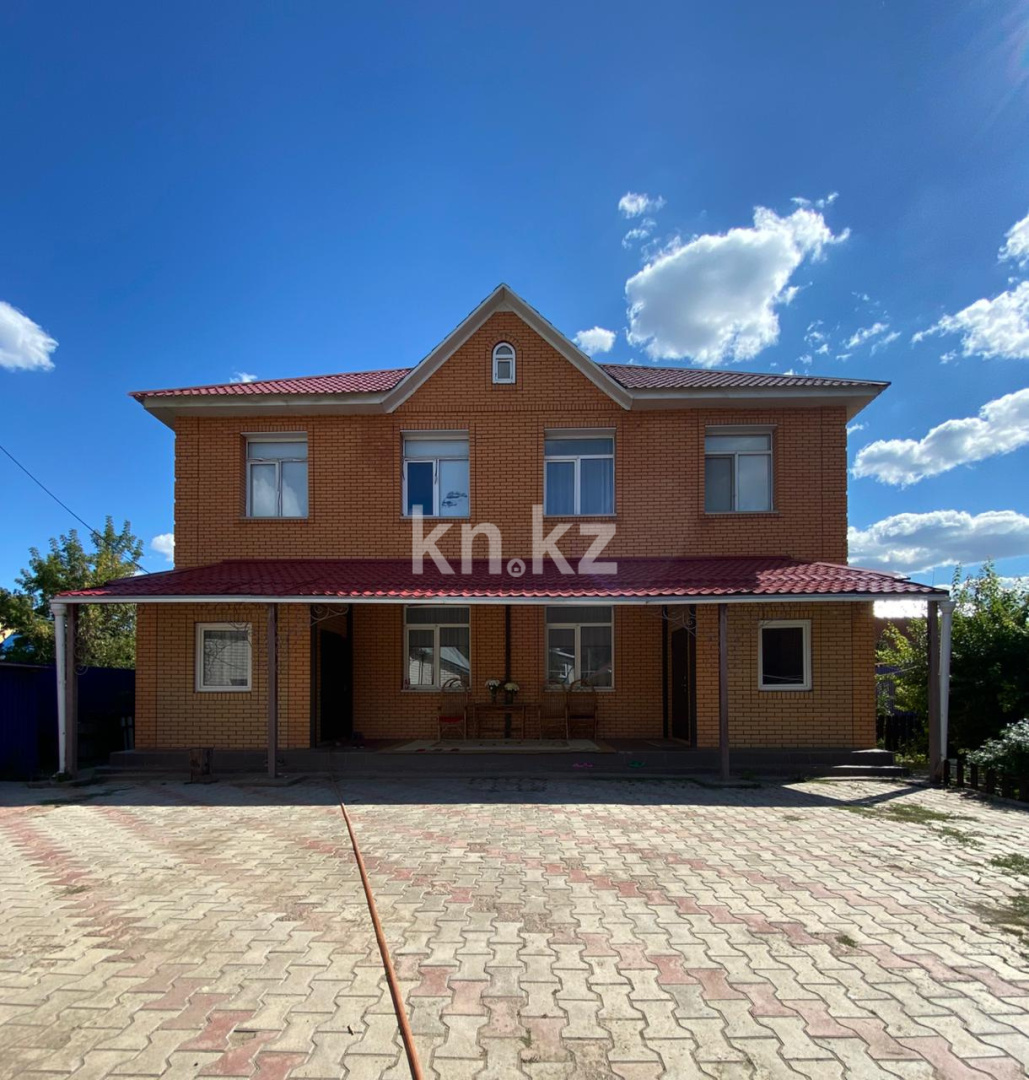 Продажа 10-комнатного дома, 530 м², ул. Маншук Маметовой, дом  138 - Продажа домов, коттеджей в Уральске фото 1 из 7